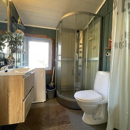 Donavall, Summer House, Close To & Coastal Path Casa de Férias *